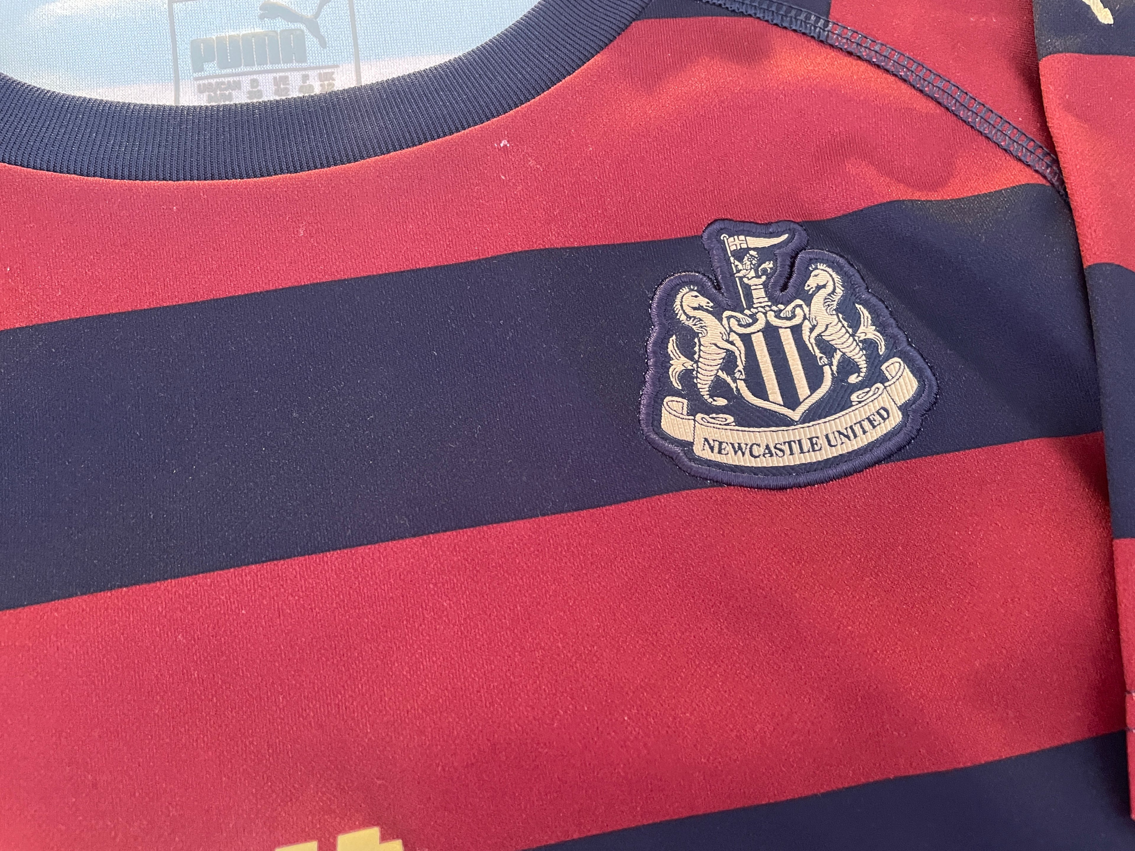 Newcastle United 2017/18 away jersey