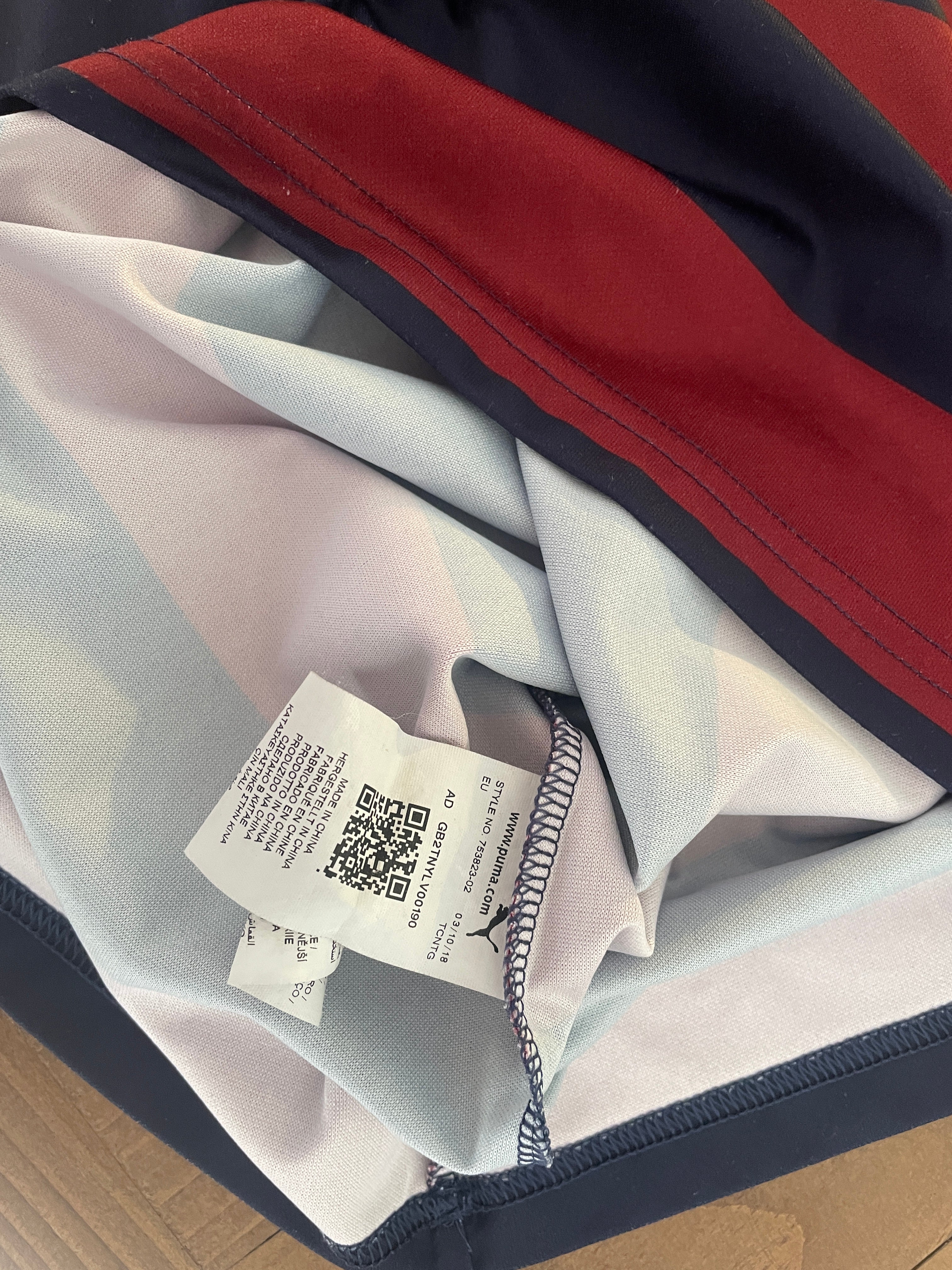 Newcastle United 2017/18 away jersey